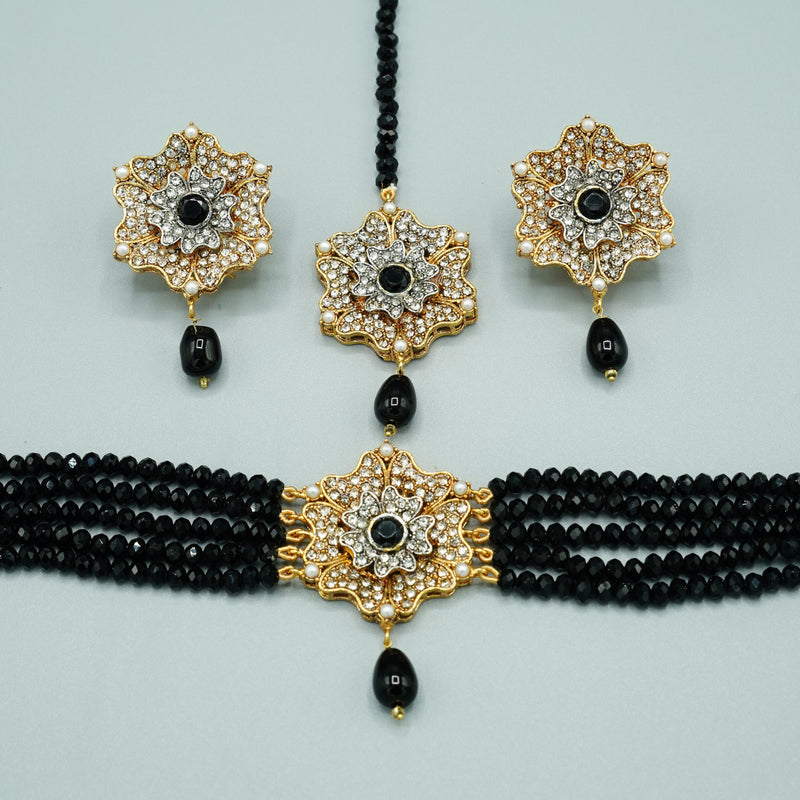 Golden Pendant Set with Studs