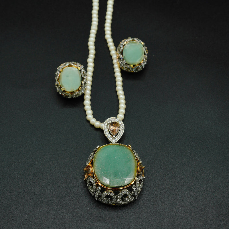Pearl Necklace with Tortoise Stone Pendant