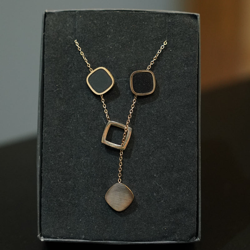 Gold Pendant Necklace