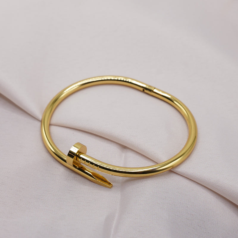 Gold Bracelet !
