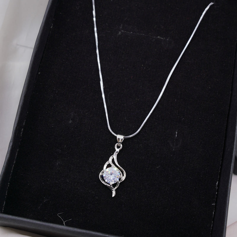 Curved Silver Necklace with Round Gemston